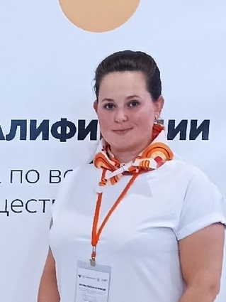 Попова Евгения Васильевна.